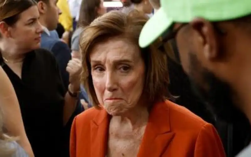 مسؤولة أميركية سابقة تبكي بعد فوز