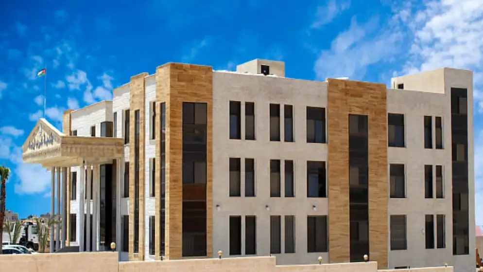 بلدية غرب إربد تنذر 40 منشأة