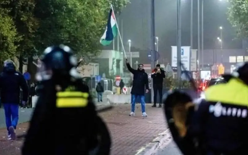 الشرطة الهولندية تعتقل متظاهرين مؤيدين لفلسطين