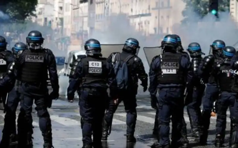 إجراءات أمنية استثنائية في فرنسا لحماية