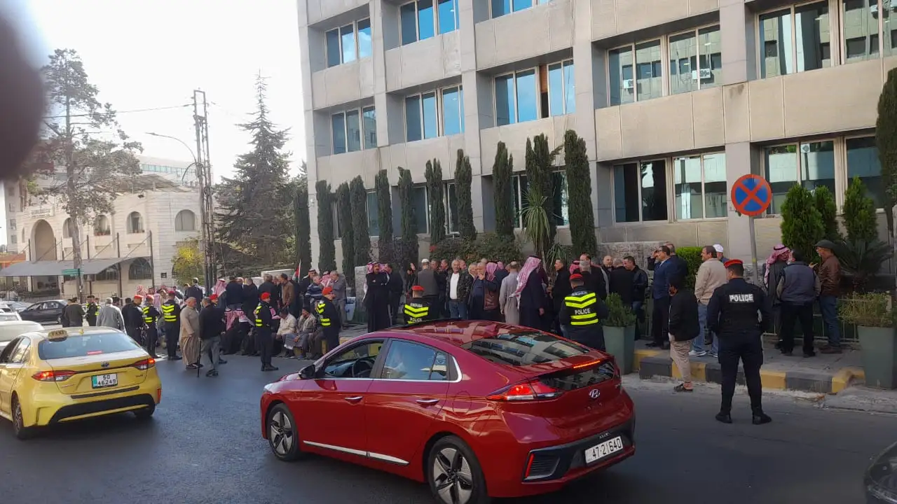 متقاعدو الفوسفات يجددون اعتصامهم ويطالبون بحقوقهم