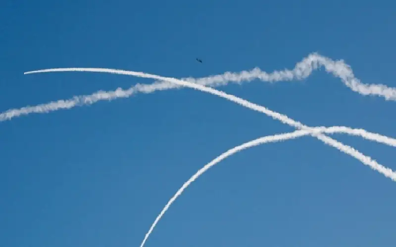 الجيش الإسرائيلي: اعتراض مسيرات فوق البحر