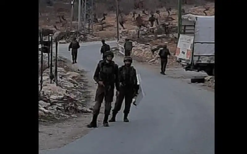 قوات الاحتلال تداهم بيت أمر وتعتقل