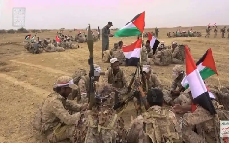 الحوثيون: استهدفنا قاعدة ناحل سوريك قرب