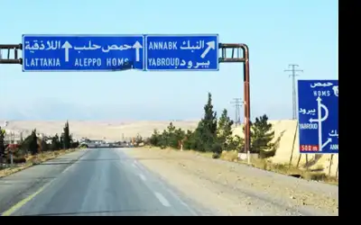 قطع الطريق السريع بين حمص ودمشق