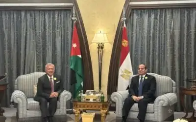 قمة الرياض .. الملك يعقد لقاءات