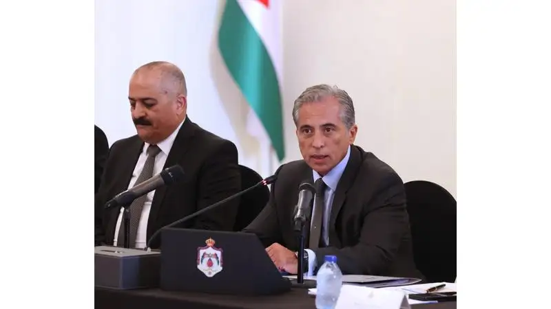 رئيس الوزراء من إربد: أولوية الحكومة