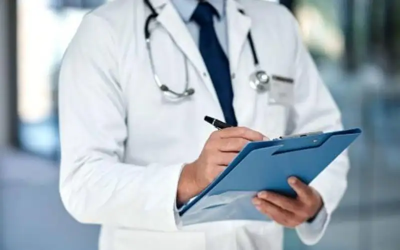 الأطباء: وقف التعامل مع أي جهة