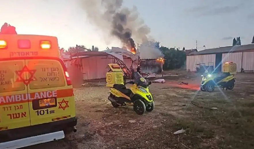 قتيلان بقذيفة في نهاريا ورشقة صاروخية