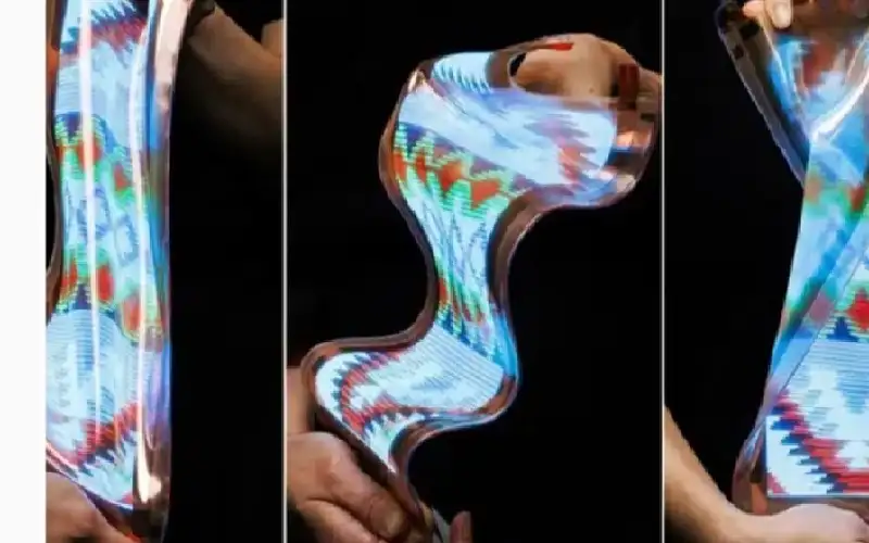 شاشة إل جي الجديدة تتوسع وتطوى