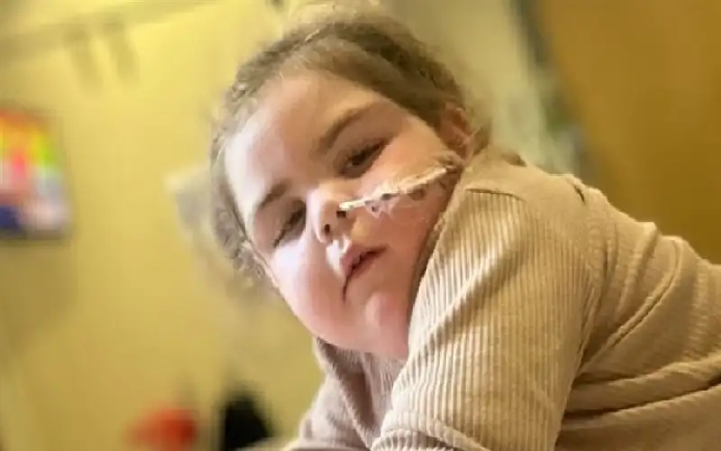 طفلة قد لا تتحدث أو تمشي