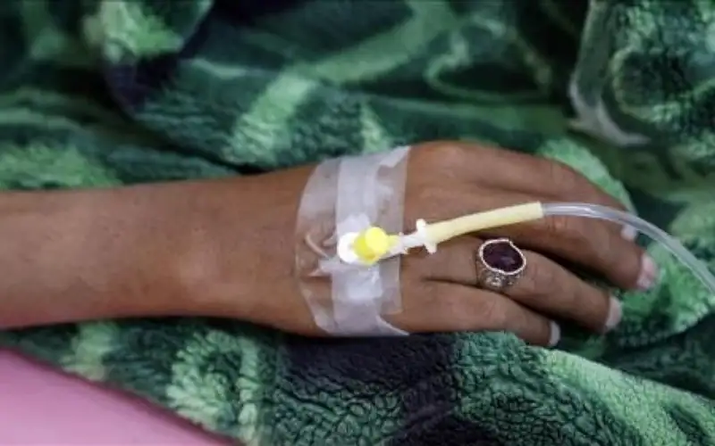 مسؤول يمني: 48 وفاة و8 آلاف