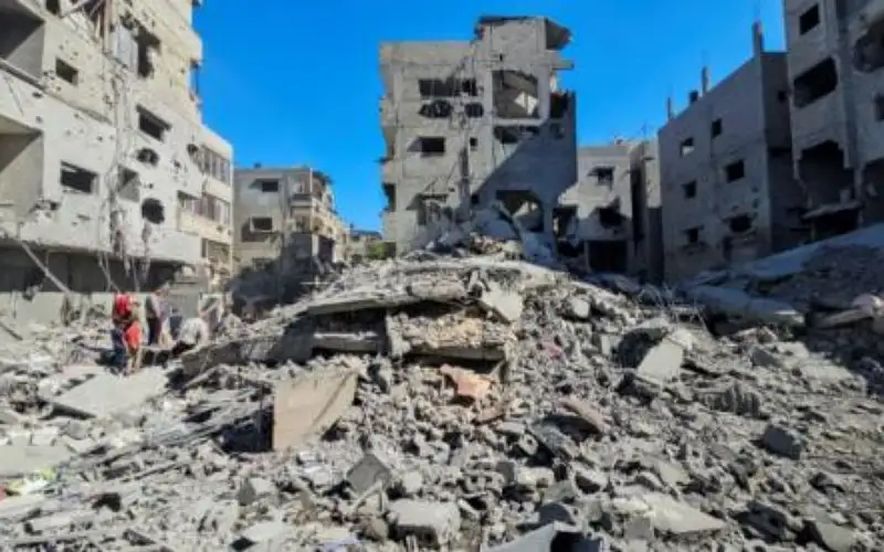 35 شهيدا و111 جريحا في غزة