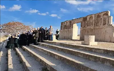 طالبات الملك عبدالله الثاني للتميز ووادي