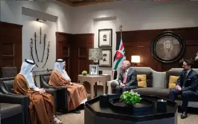 الملك يستقبل رئيس الوزراء القطري في
