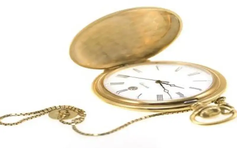 بيع ساعة أثرية من أنقاض سفينة