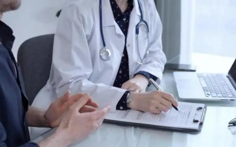 لقاء في وزارة الصحة ينهي الخلاف