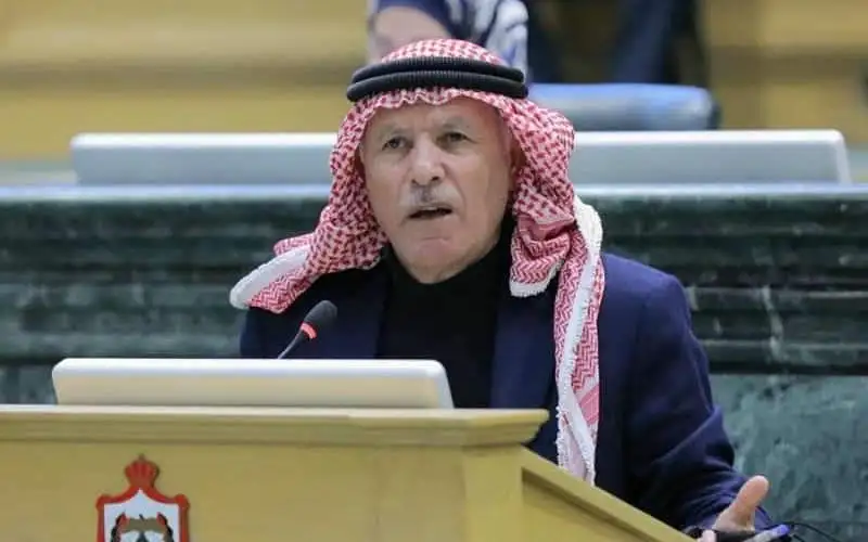 البراري مغازلا العرموطي : في ألوان