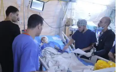 المستشفى الميداني جنوب غزة يجري جراحة