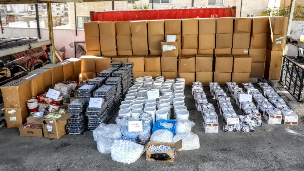 الجمارك تضبط مواد منتهية الصلاحية