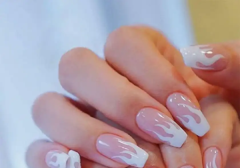 تحذير من أضرار الأظافر الاصطناعية