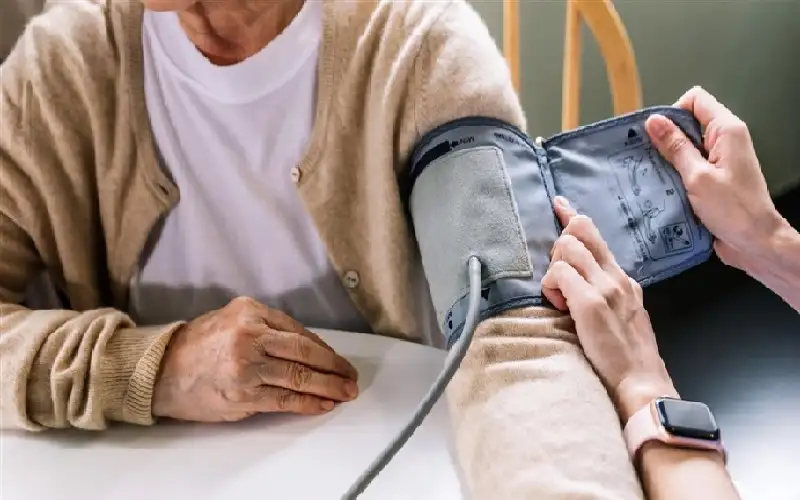 تباين ضغط الدم يرتبط بتسارع تطور