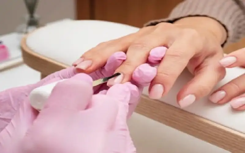 تحذير للحوامل: مستحضرات التجميل والصبغة قد