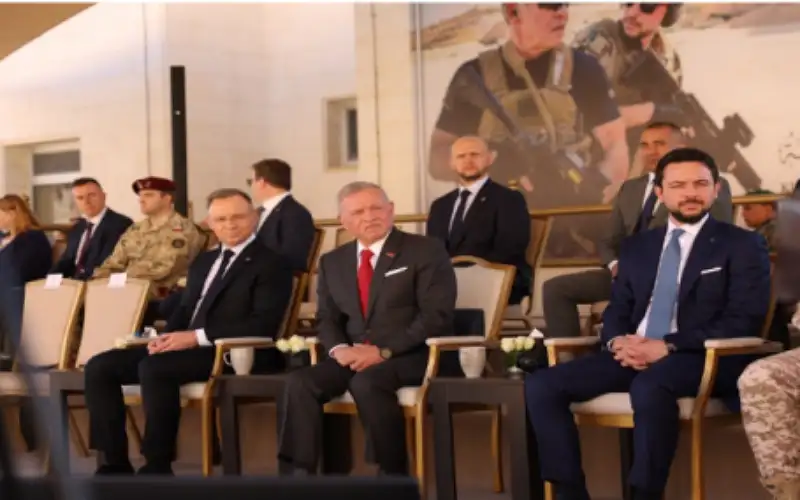 الملك والرئيس البولندي يتابعان تمرينا عسكريا