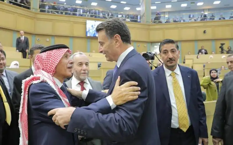 أجاد صاحب ريشة الانتخابات النيابية رسم