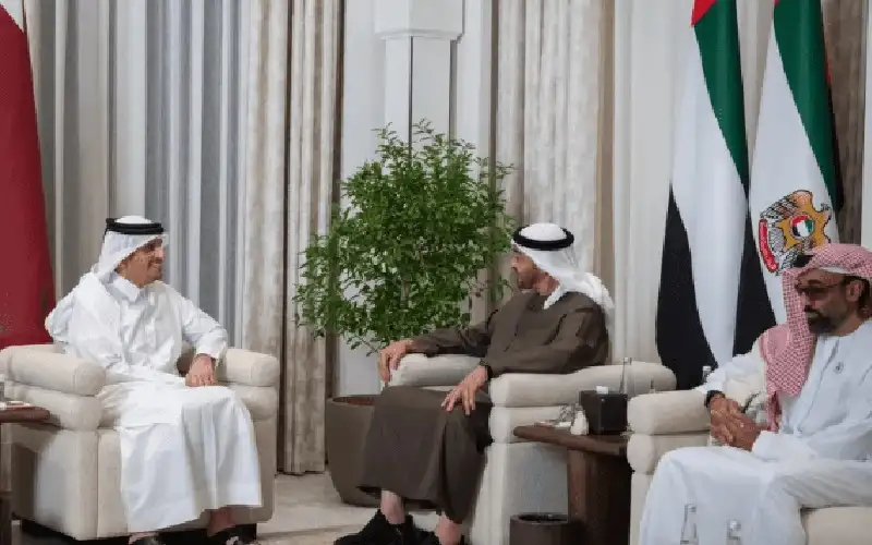 رئيس وزراء قطر يبحث مع رئيس