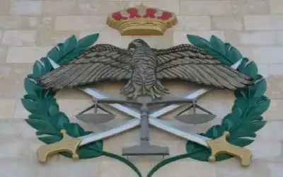 إحالة 12 عميدا و14 عقيدا في
