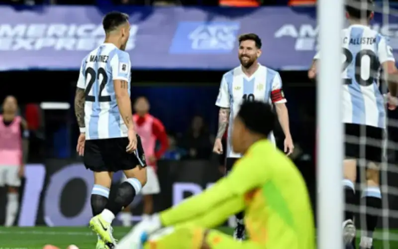 بمساعدة ميسي .. لاوتارو مارتينيز يعادل