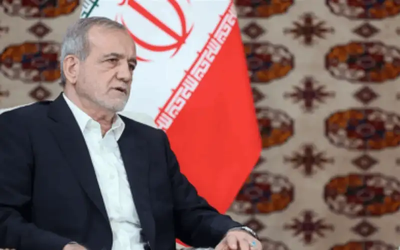 الرئيس الإيراني يناشد البابا فرنسيس ..