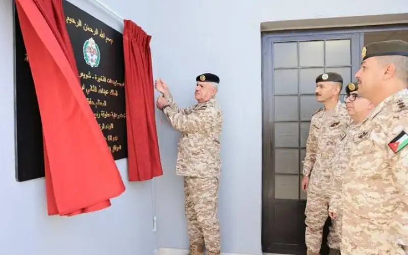 رئيس الأركان يفتتح المستودعات الجديدة للذخيرة