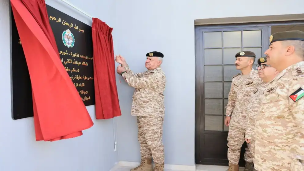 رئيس هيئة الأركان يفتتح المستودعات الجديدة