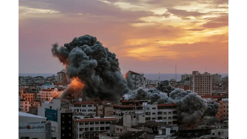 66 شهيدا و100 جريح في قصف