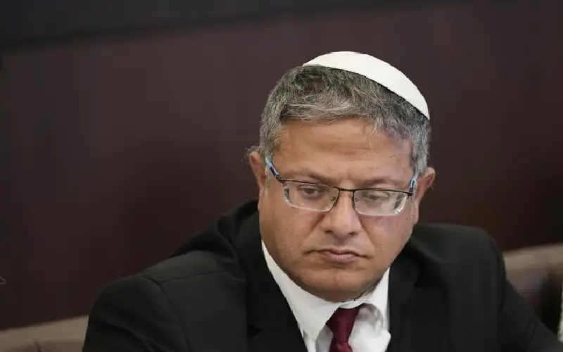 اتهام 3 فلسطينيين بالتخطيط لاغتيال بن