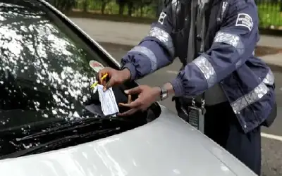 تغريم بريطاني بعد إنقاذه تسعينية سقطت