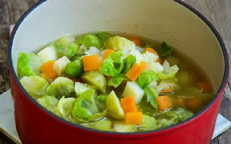 حساء الدجاج .. هل يفيد حقا