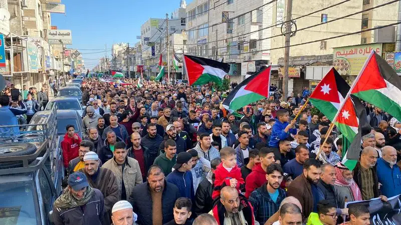 مسيرة بعمان رفضا للعدوان الإسرائيلي على