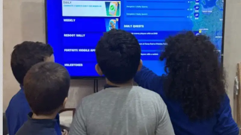 وباء السوشال ميديا