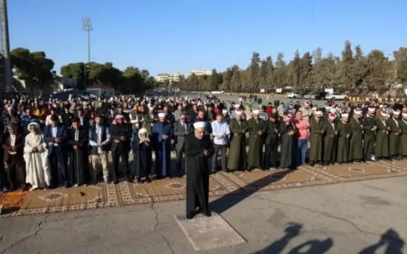 الأردنيون يؤدون صلاة الاستسقاء في مساجد
