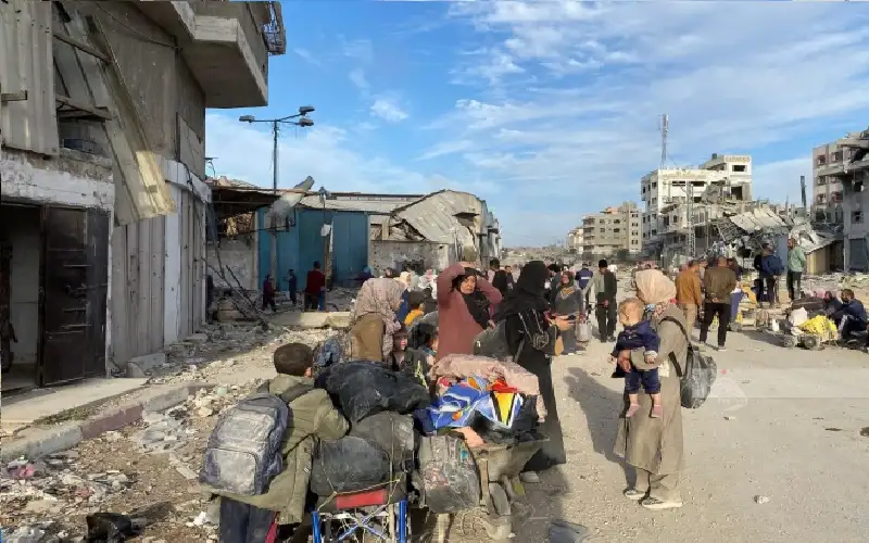 مئات المواطنين ينزحون قسرا من حي