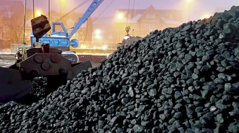 نشطاء يمنعون تصدير الفحم من ميناء