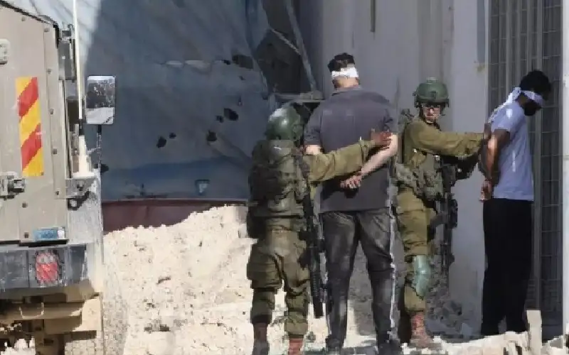 اعتقالات باقتحامات متفرقة بالضفة