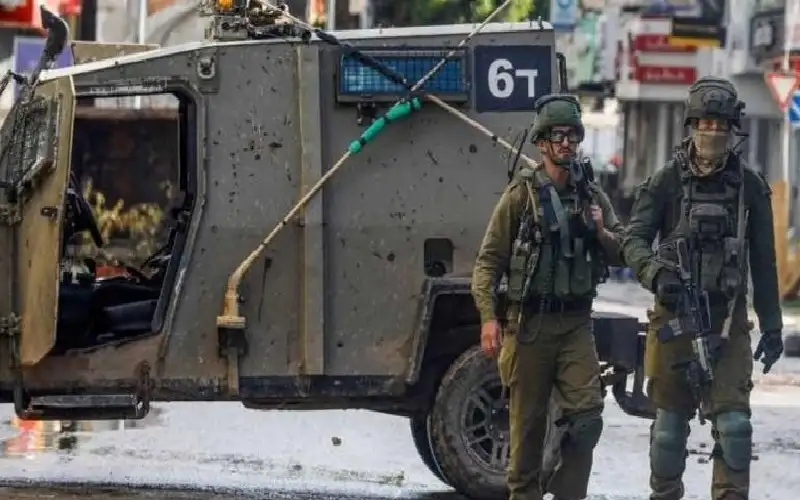 الخليل.. الاحتلال يخلي سبيل الناشط عارف