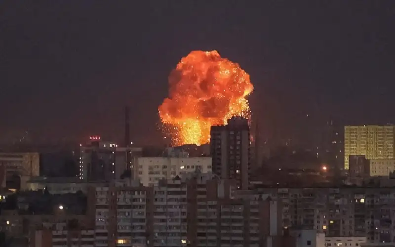 31 شهيدا و64 مصابا جراء غارات