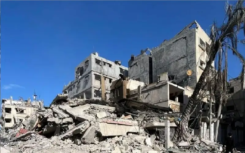 بينما تركز الدول العربية والغربية على