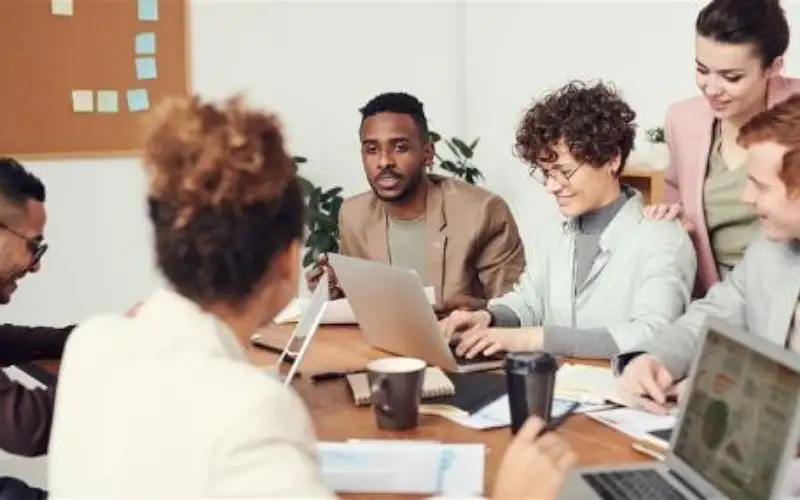 منح ومقاعد للأردنيين في الجامعات الإماراتية