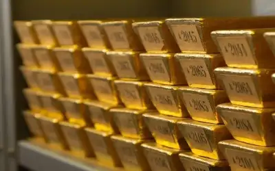 الذهب يرتفع عالميا وسط تراجع الدولار
